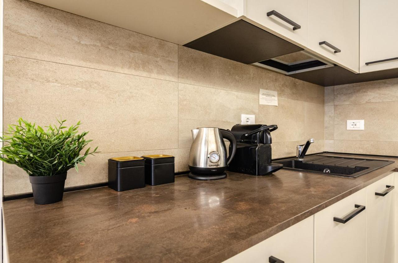 Goito Luxury Apartment, In The Historical Center Bolonha Exterior foto